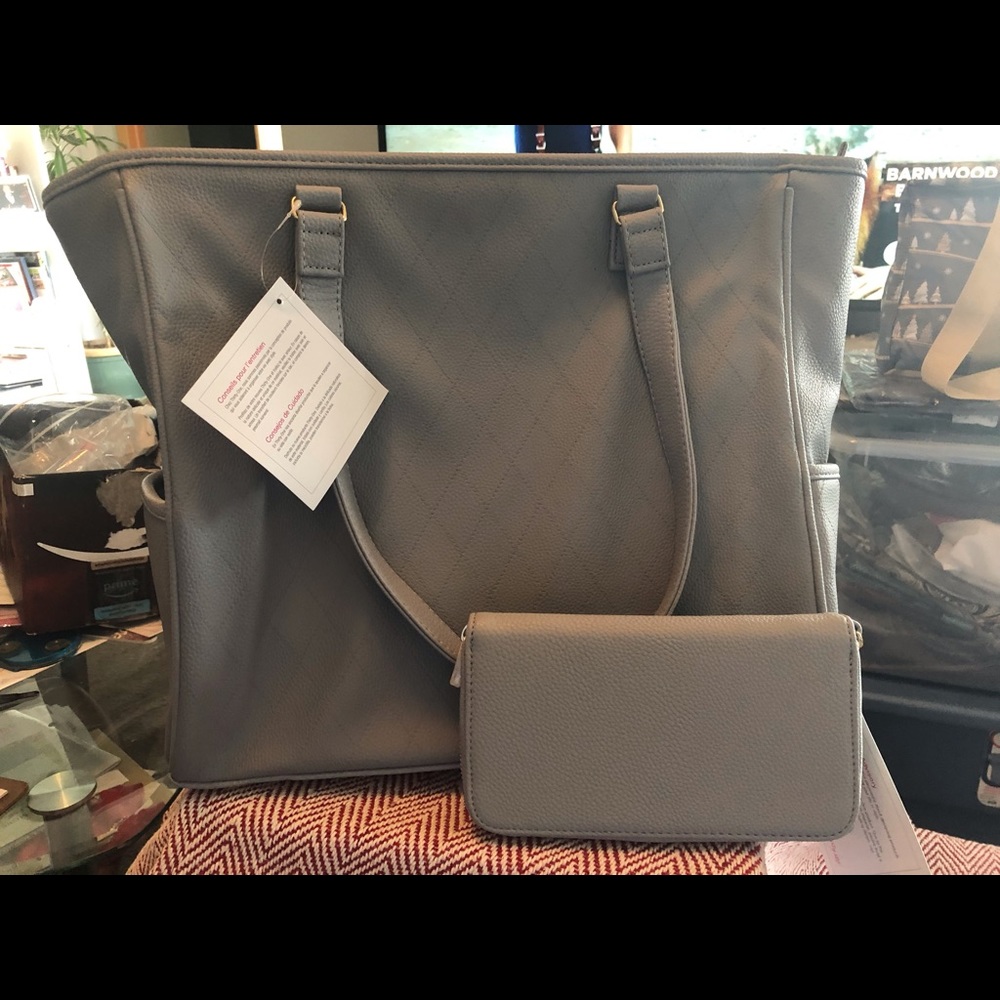 Thirty One Cindy Tote and Wallet. Whisper Gray